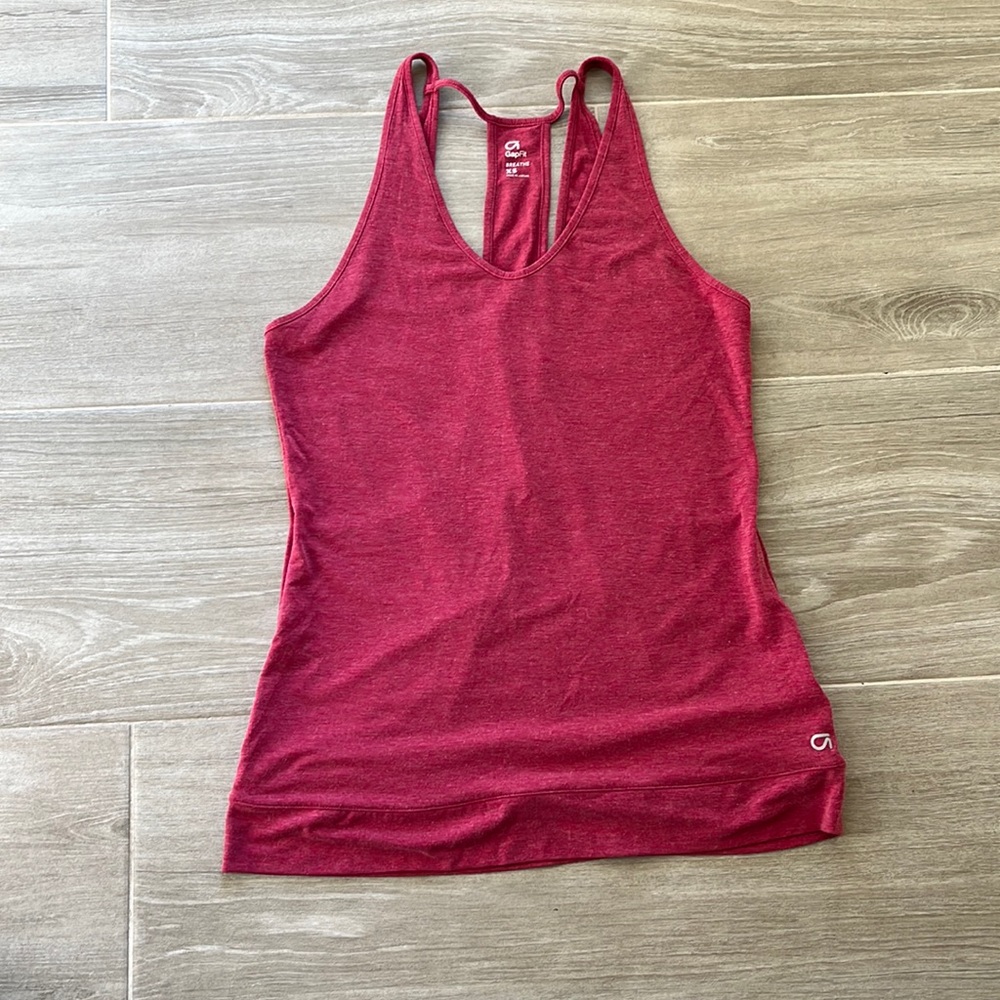 Gapfit Breathe XS Rose Workout Top with Open Cut-out Back